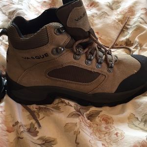 Size 8 Vasque hiking boot